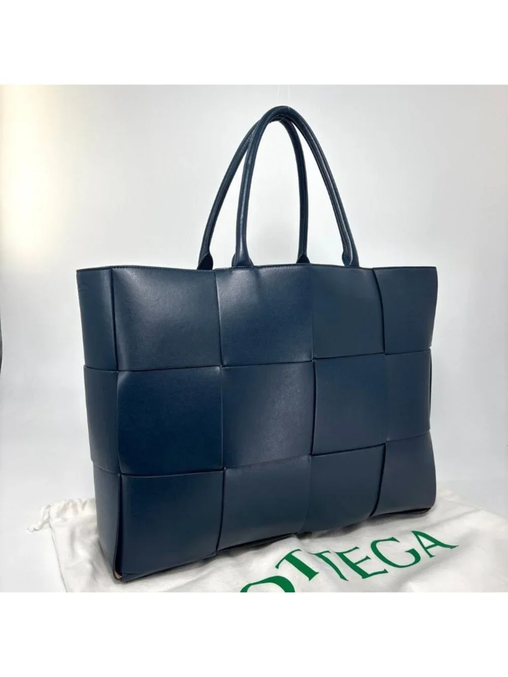 Bottega Veneta Intrecciato Arcotote Large Tote